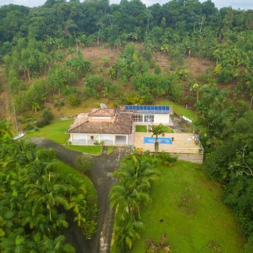 8be6df_83de61021bb342168e8464e1af8fa62f_mv21